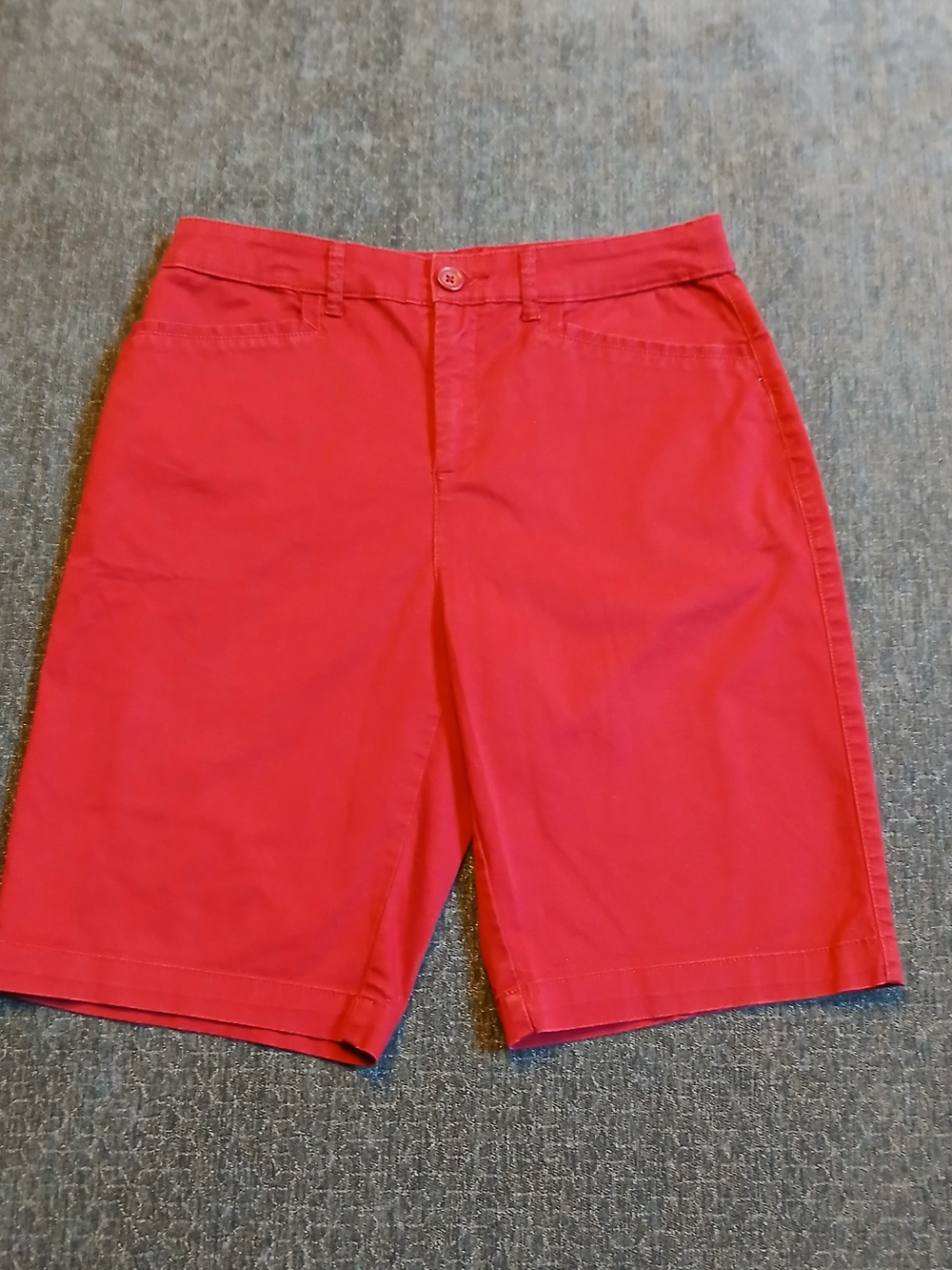 Croft & Barrow Womens Red Classic Fit Bermuda Stretch Chino Shorts Size 8 Maroon